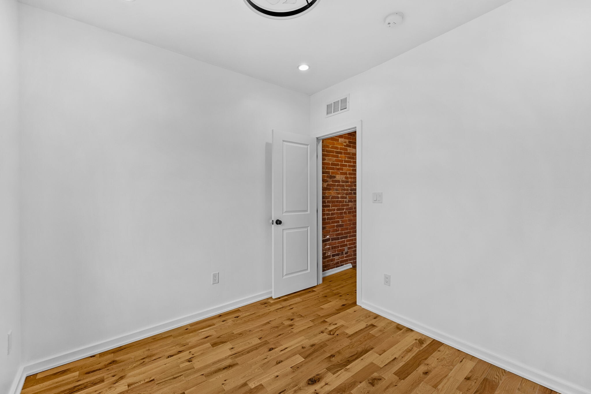 Building Photo - 1806 S Chadwick St