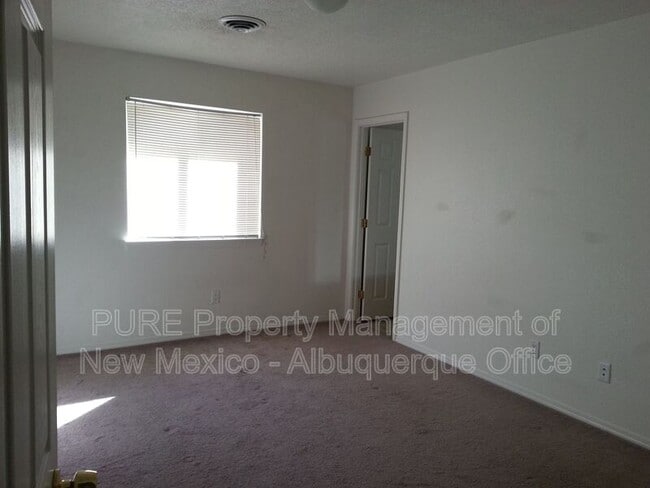 Building Photo - 200 Valle Vista Dr