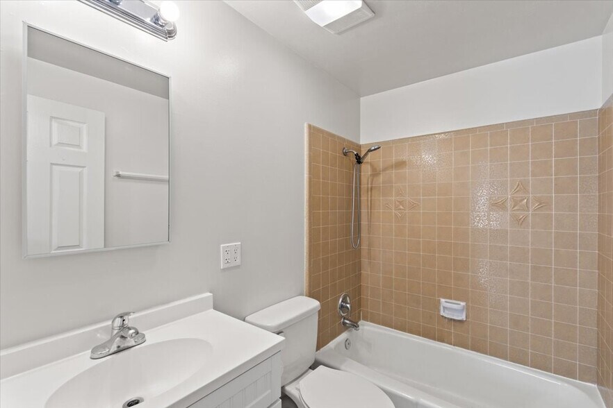 Building Photo - 775 1st St