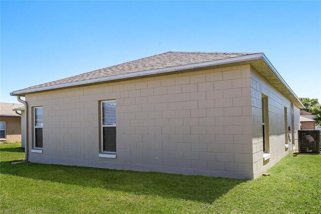 Building Photo - 446 Spike Ct