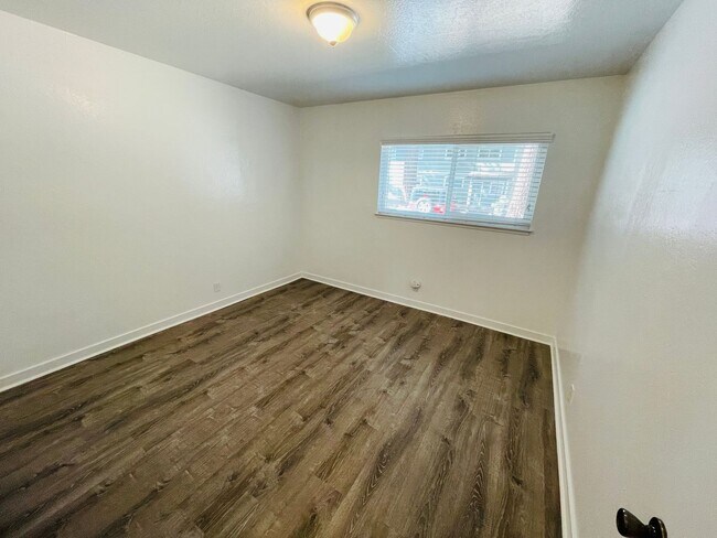 Building Photo - 2301 James Ave