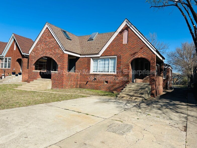 Building Photo - 2519 W Park Pl