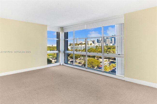 Building Photo - 145 SE 25th Rd