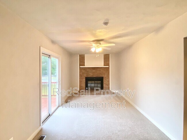 Building Photo - 3524 Bapaume Ave