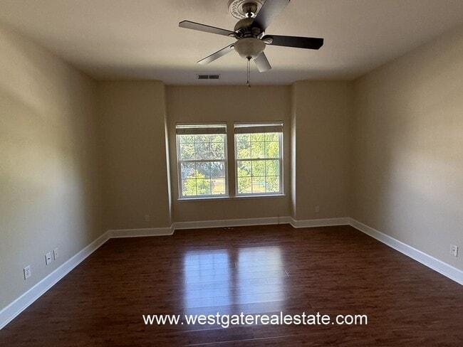 Building Photo - 415 Matteri Cir