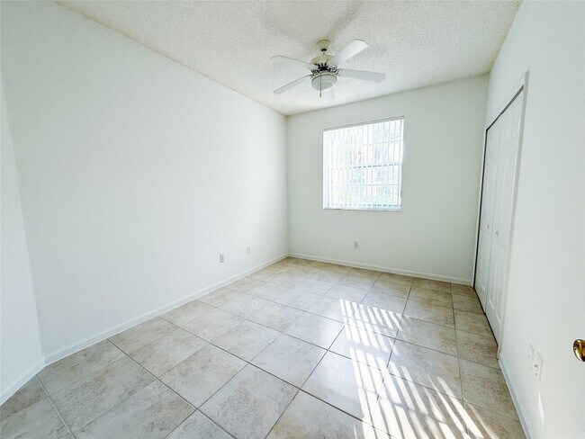 Building Photo - 3105 NE 184th St