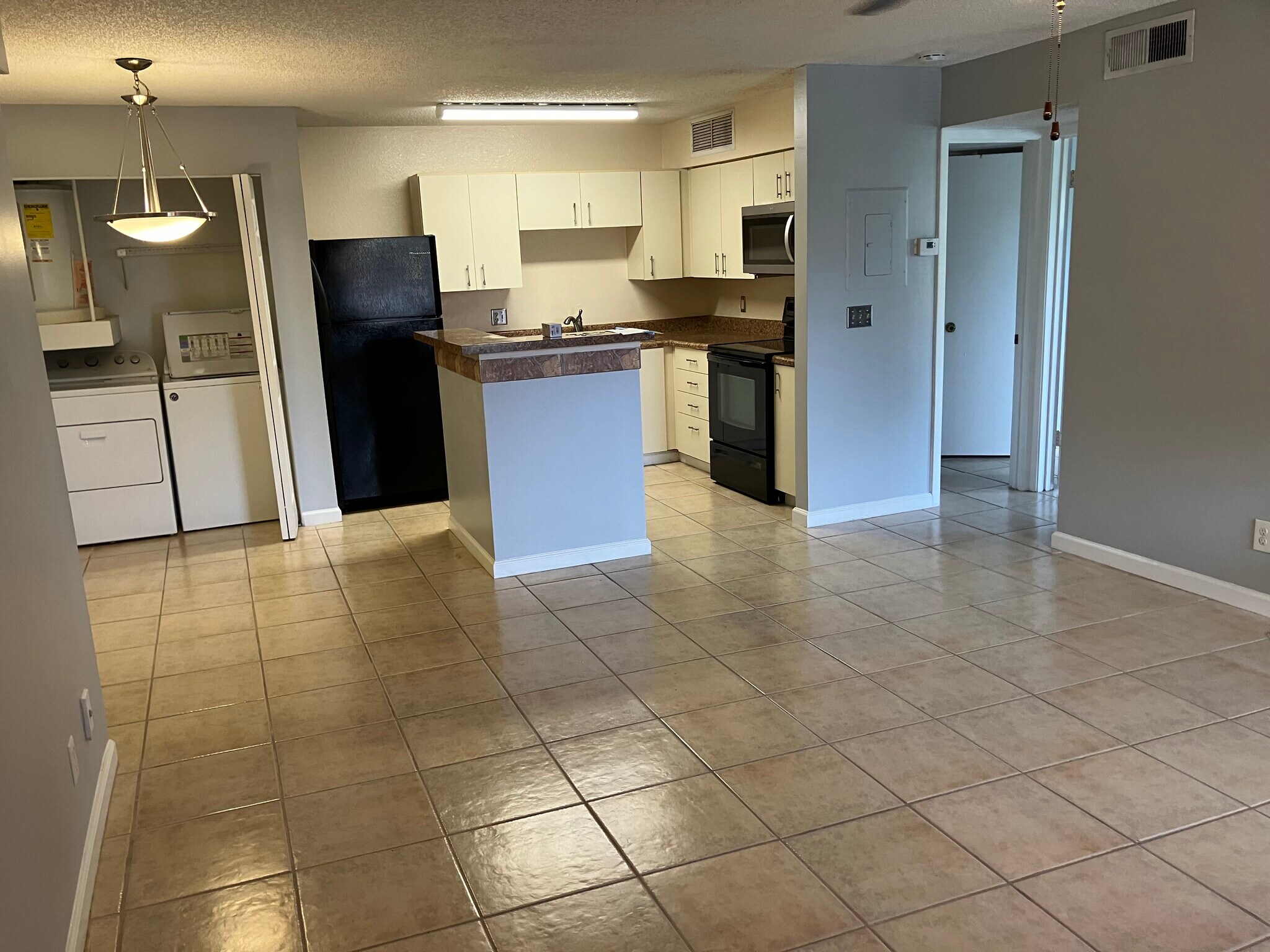 Building Photo - 360 Lake Ontario Ct