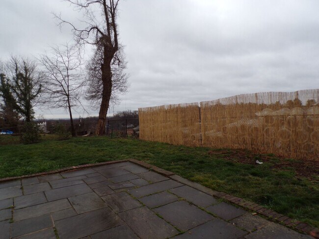 Building Photo - Beautiful Three Bedroom House in N Arlington; Dominion Hills