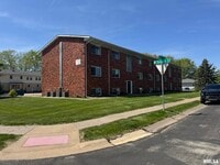 Building Photo - 400 N 5th St