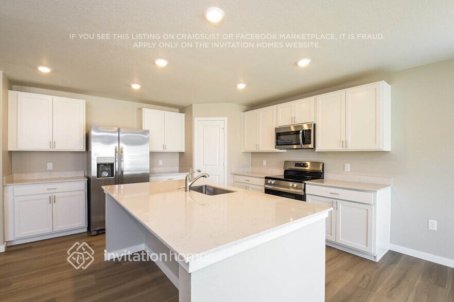Building Photo - 22017 E 39th Pl