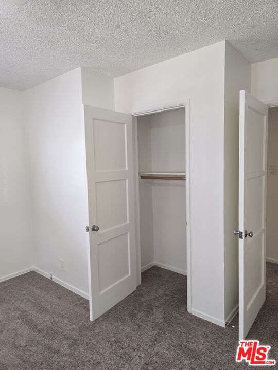 Building Photo - 6243 S Fairfax Ave