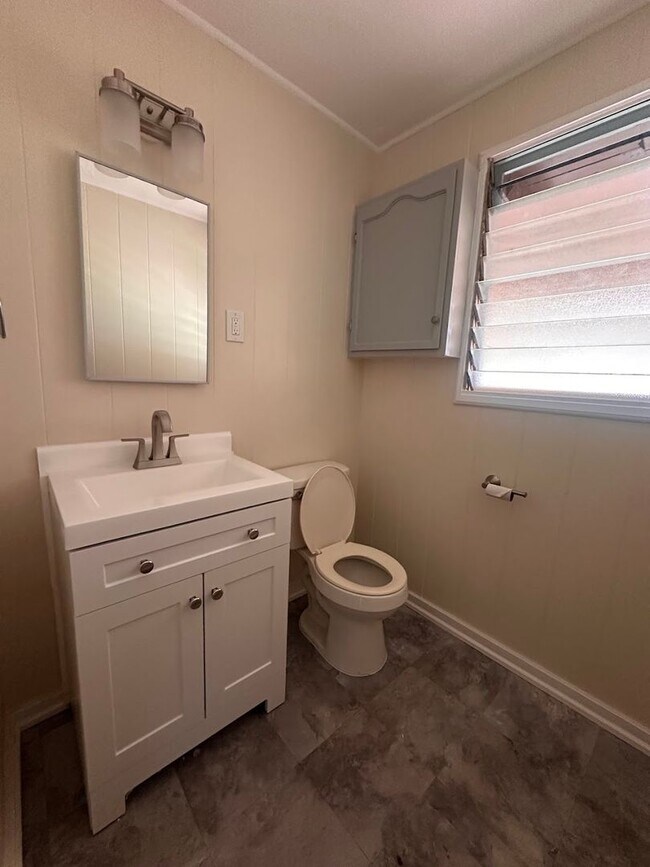 Building Photo - PAPIPI GENDRANO