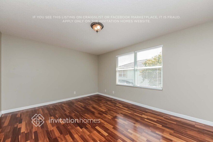 Building Photo - 843 NW 127th Ave