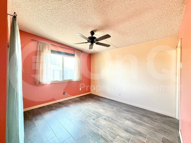 Building Photo - 1413 E Wesleyan Dr