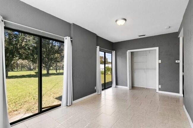 Building Photo - 600 S Oxalis Ave