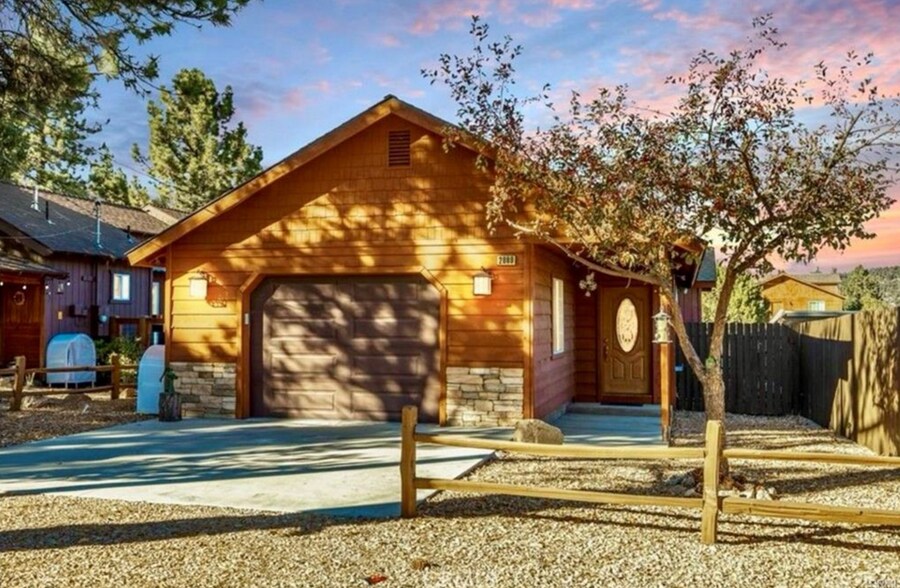 Primary Photo - 2089 Shady Ln