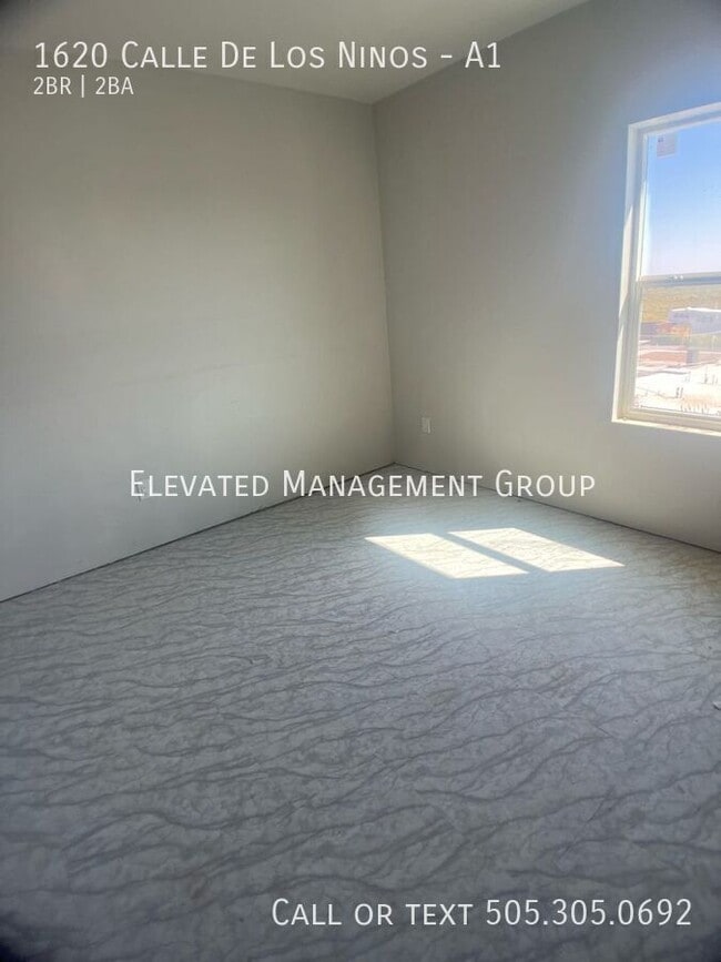 Building Photo - 1620 Calle de los Ninos Ave