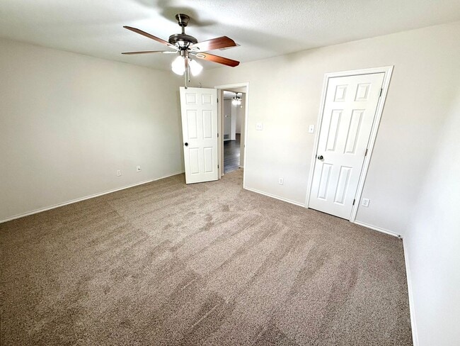 Building Photo - Available Now! Charming Single-Story Home in Waco with Modern Finishes & Spacious Yard
