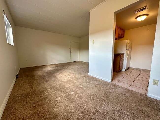 Interior Photo - Four Seasons Apartments