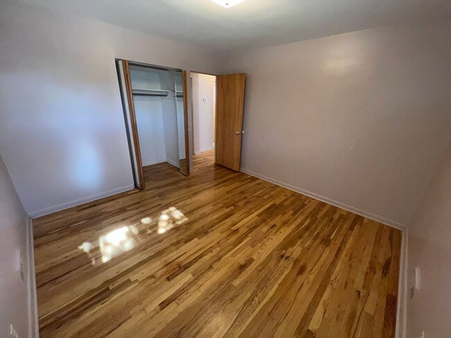 Building Photo - 3 Bed 2 Bath House with Attached 2 Car Garage & Trailer Parking