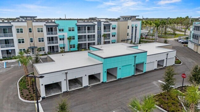 Building Photo - 3901 Coast View Pointe