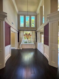 Building Photo - Spacious (5+bed/3bath) Home with Huge Back...