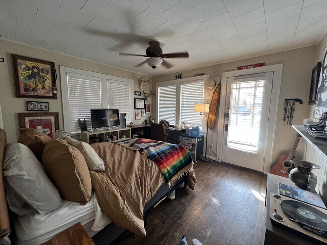 Building Photo - 2514 21st St