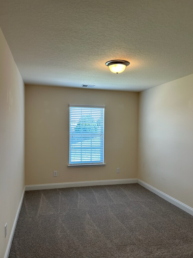 Building Photo - 2444 Glyncastle Way
