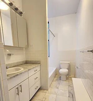 Building Photo - 200 West 58th Street
