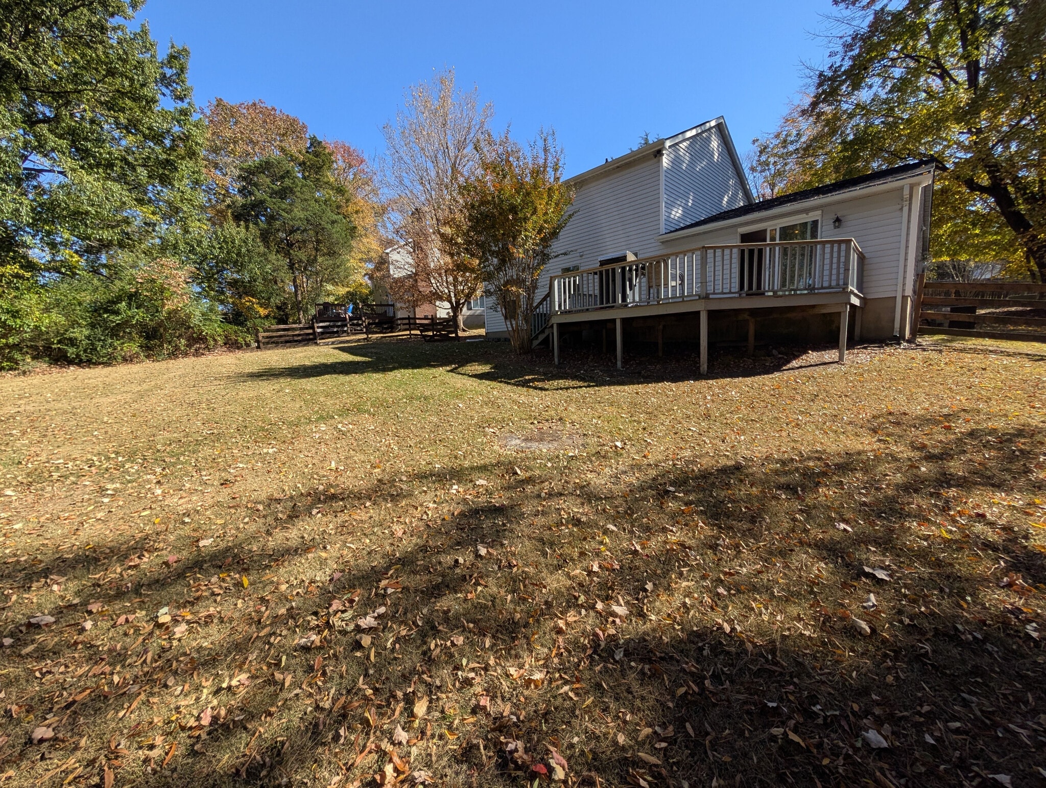 Building Photo - Room in House on Flint Glenn Ln