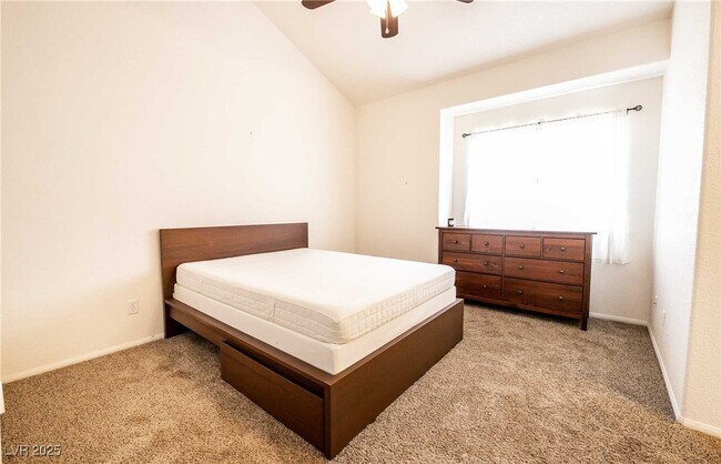 Building Photo - 363 Seine Way