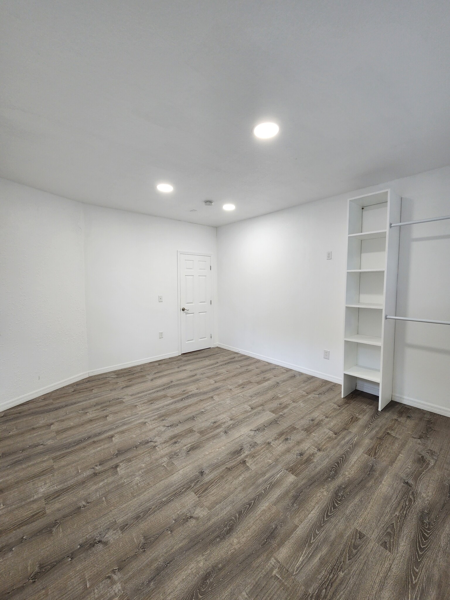 bedrm 2 - 7911 Napoleon St