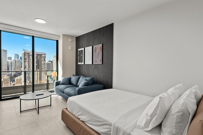 Building Photo - 501 NE 1st Ave