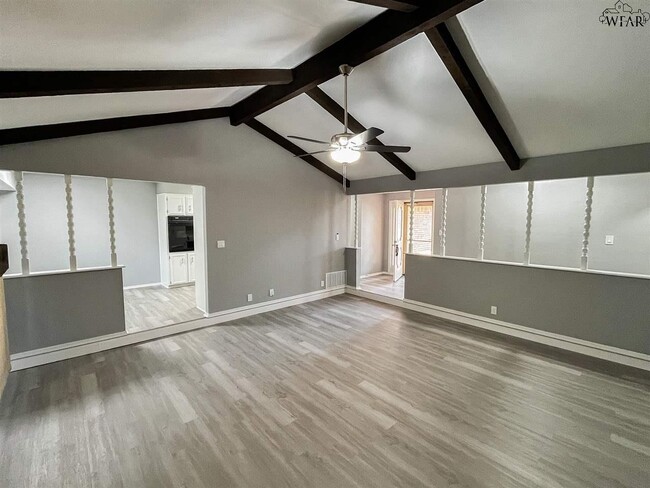 Building Photo - 4624 Trailwood Dr