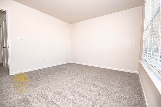 Building Photo - 1361 Secrest Cmns Dr