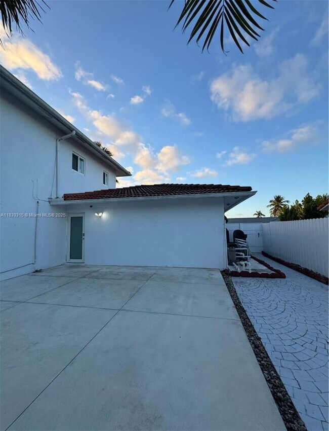 Building Photo - 12923 SW 207th Terrace