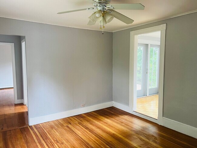 Building Photo - 133 Brattle St