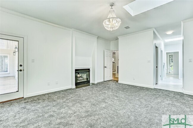 Building Photo - 10 Sparkleberry Ln
