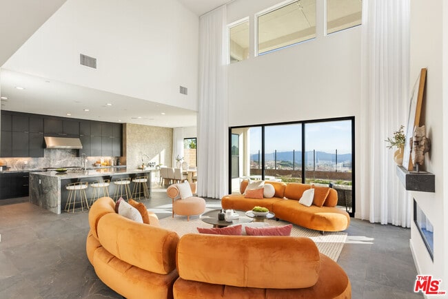 Building Photo - 20668 Hummingbird Ct