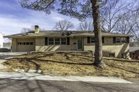 Building Photo - 340 Crown Point