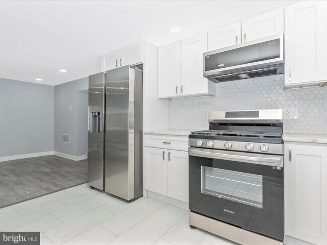Building Photo - 903 Minna Ave