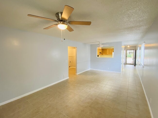 Building Photo - 217 Bull River Bluff Dr