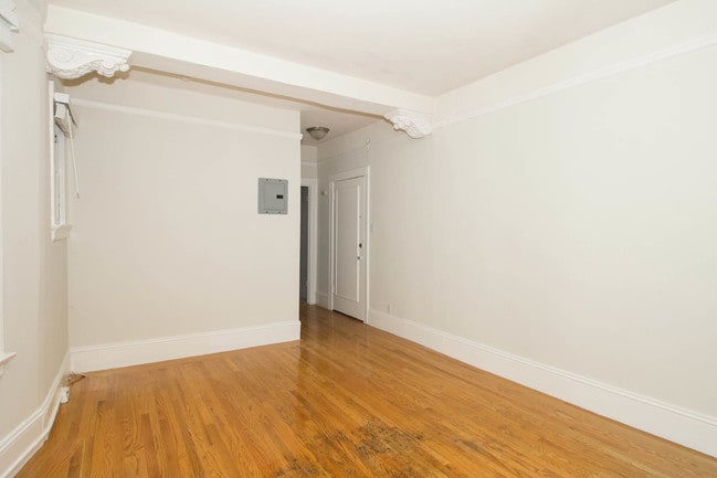 Building Photo - 1126 Bush