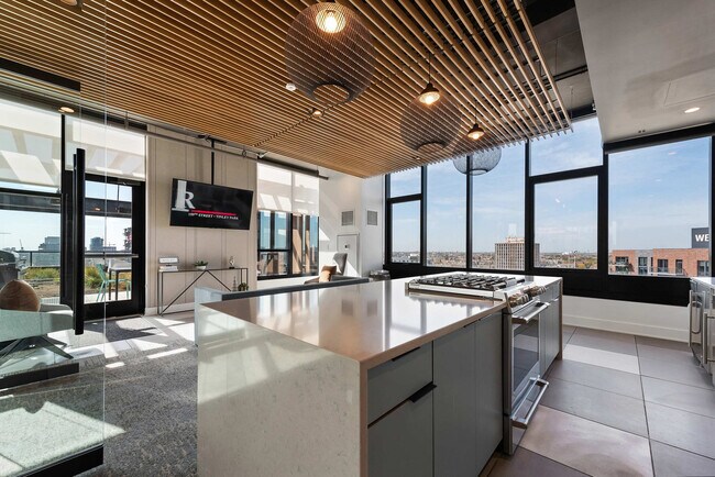 Building Photo - 738 N Milwaukee Ave
