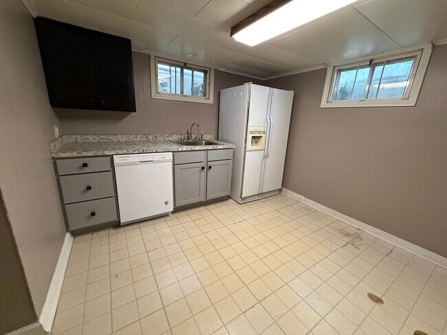 Building Photo - Italian Estates Property Management