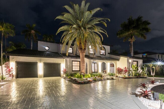 Building Photo - 516 Royal Plaza Dr
