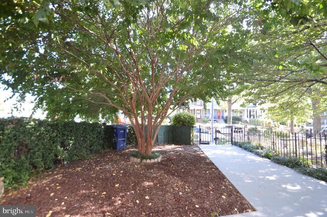 Building Photo - 720 K St NE