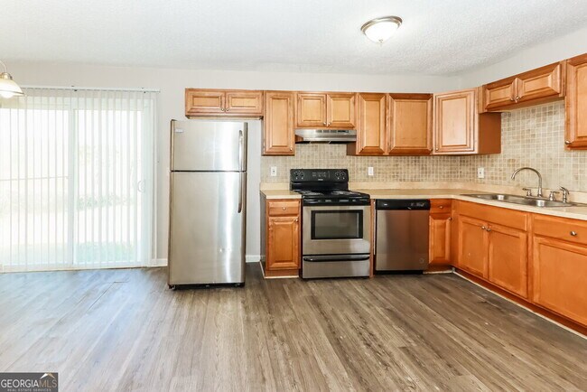 Building Photo - 429 Azalea Dr