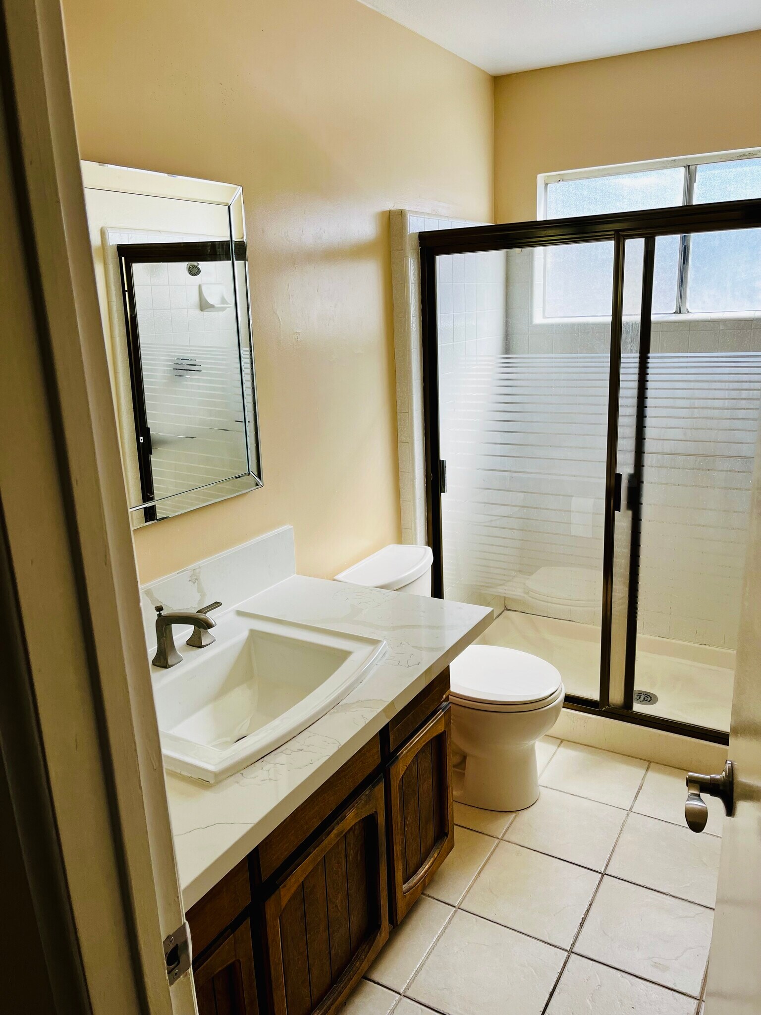 Downstairs suite bath - 1731 Harriman Ln