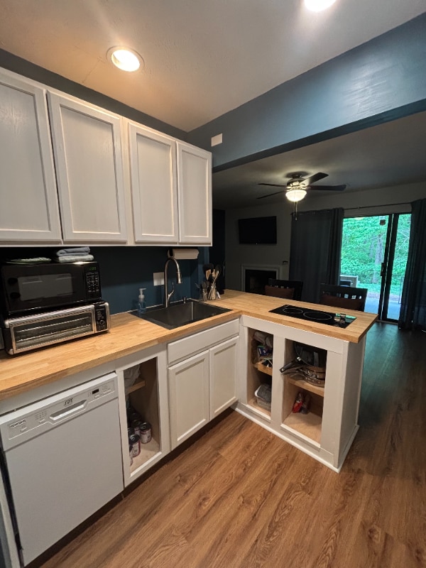 Building Photo - 12125 Shore View Dr